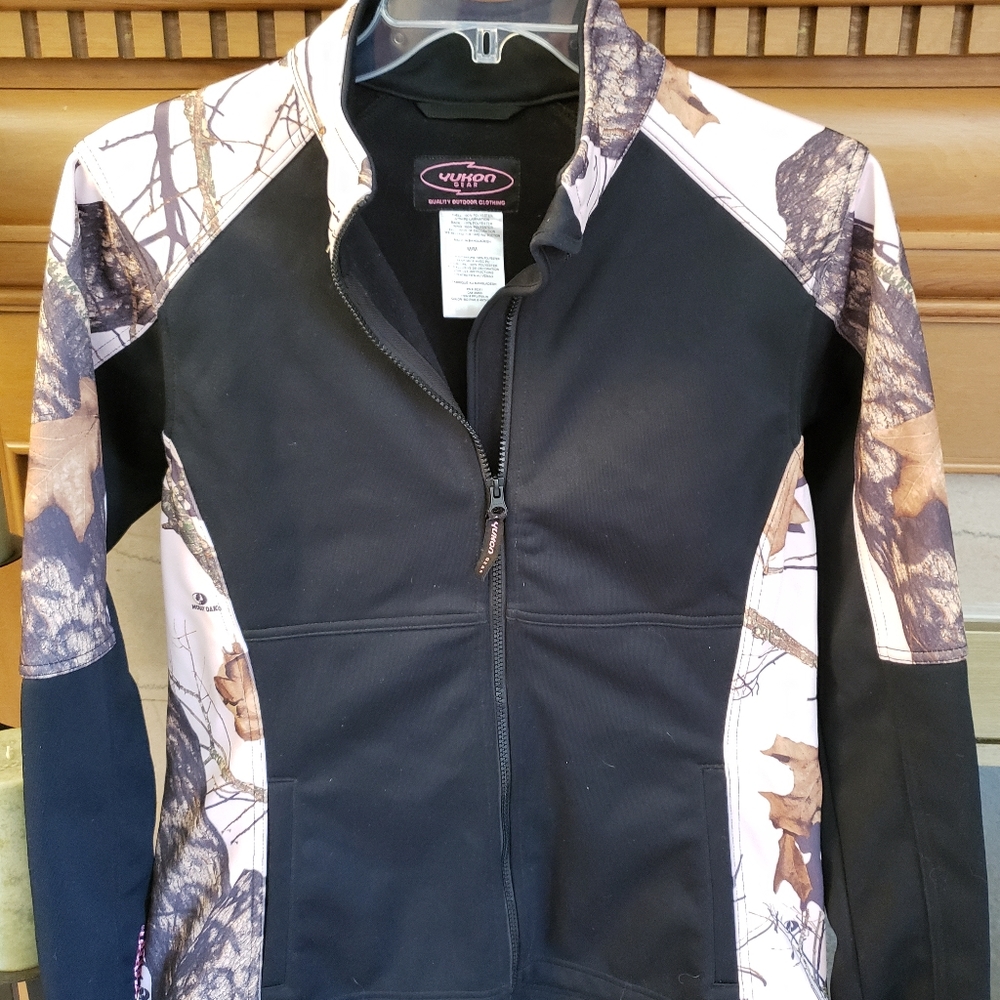 Yukon gear womens jacket, size medium,